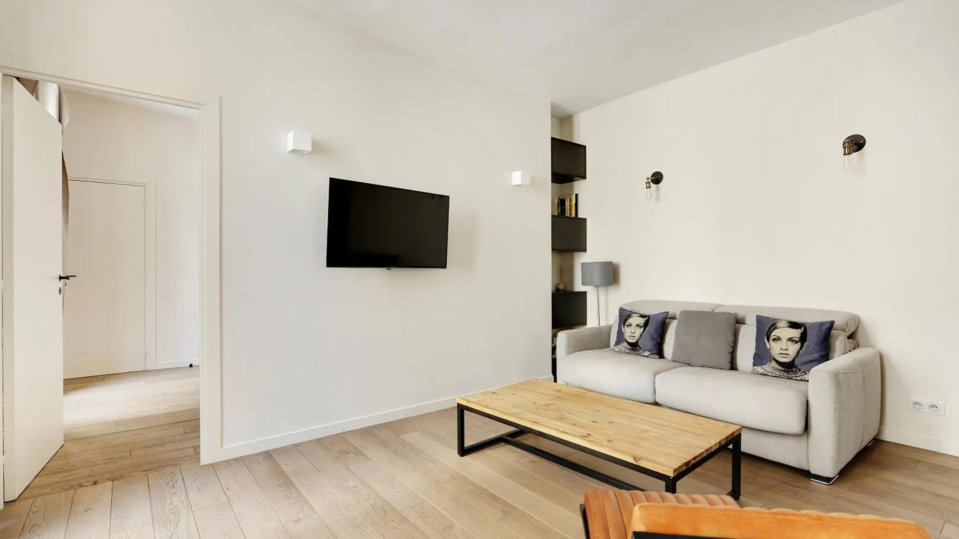 Pick A Flat'S Apartment In Le Marais - Rue Sainte Croix De La Bretonnerie Paris